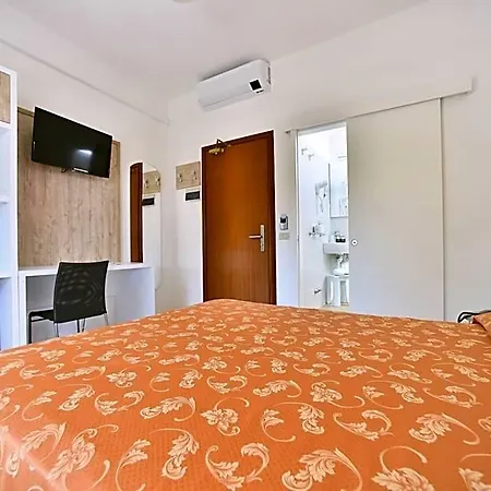 Di Giovanni 3* Μπιμπιόνε
